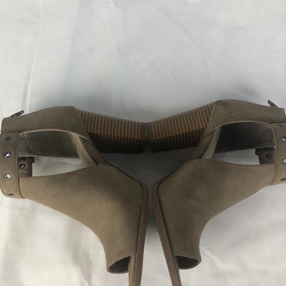 Tan Women Simply Vera Wang Open Toe Ankle Strap H - Picture 9 of 9